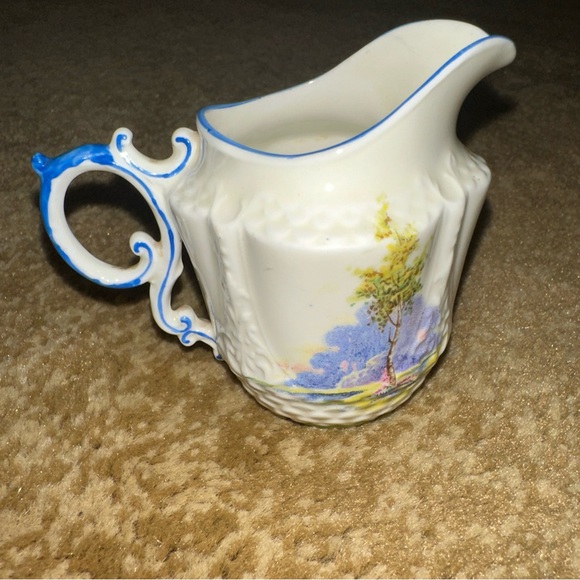 Aynsley England Bluebell Time “H.M. The Queen Creamer - Picture 2 of 9